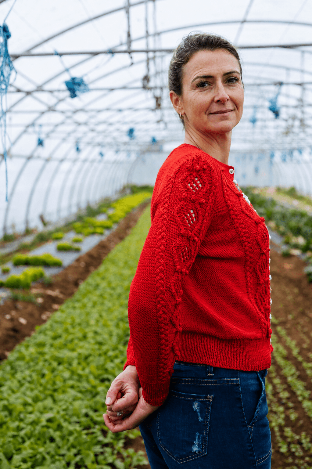 Thekla Cardigan Coquelicot Red – Hand‑Knitted Organic Cotton - MICHAELA BUERGER